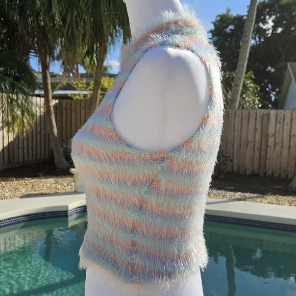 NEW Bershka Fuzzy Sleeveless Knit Crop Top Size S Knit Pastel Girlhoodcore - Picture 4 of 13